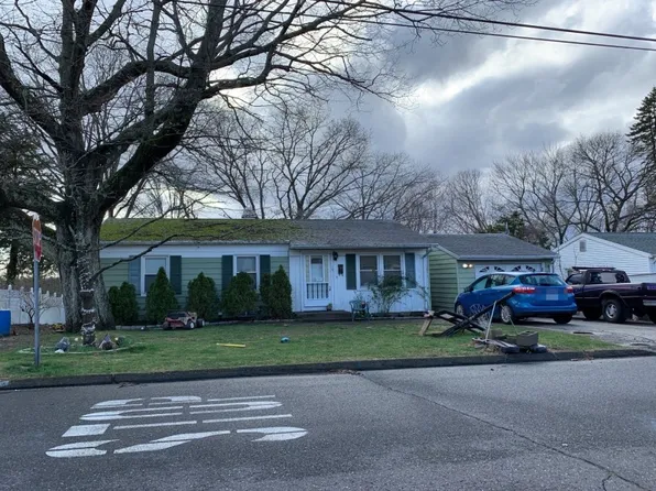 19 Upland Ter, Ansonia, CT 06401