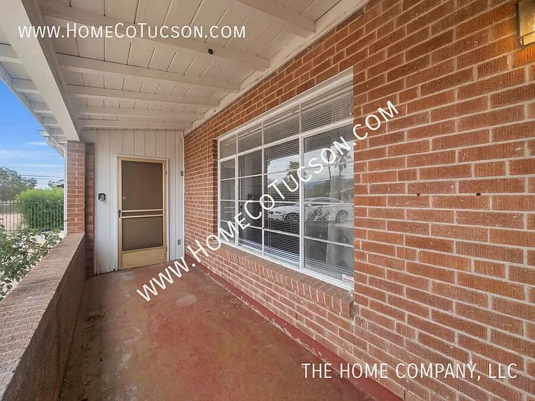 4738 E Cooper St — Photo 2
