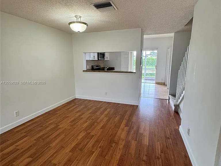 16743 Hemingway Dr — Photo 5