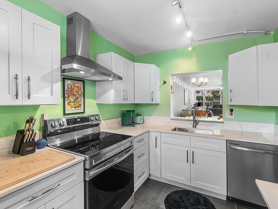 1st image of 2825 SW 22nd Avenue #104