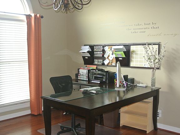 FORMAL SITTING ROOM/OFFICE