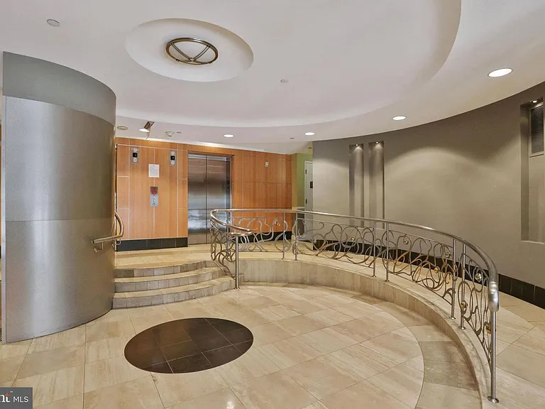 1111 11th St NW #201 — Photo 3