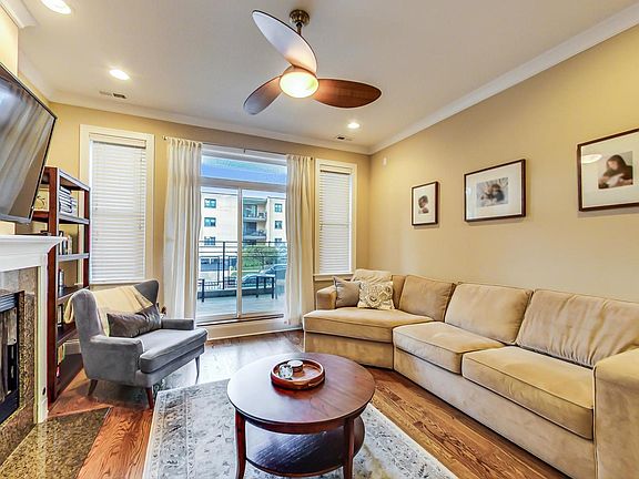 5th image of 1309 W Lunt Ave APT 2W