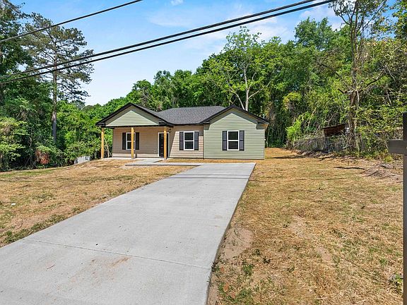 3rd image of 1721 Denny Rd