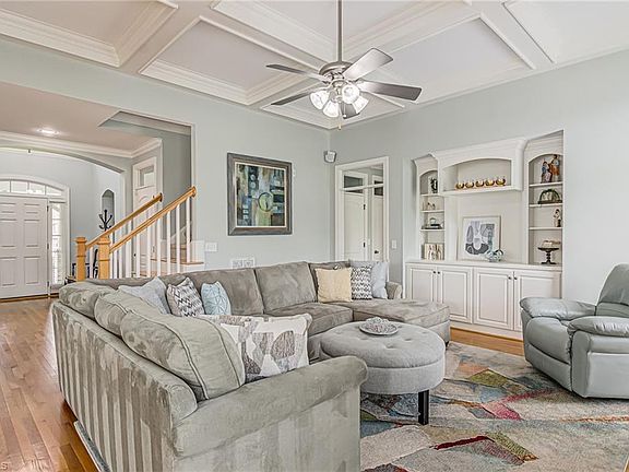 3rd image of 6811 Trace Dr