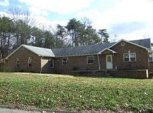 901 Spring View Dr, Lenoir City, TN 37772