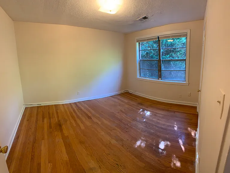 1661 Valley Ave — Photo 26