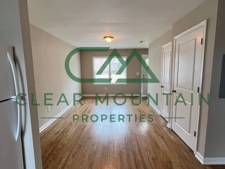 411 Hagood St #B — Photo 5