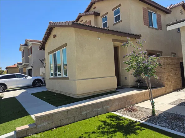 15547 Kings Peak Dr, Fontana, CA 92336