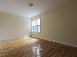 1444 W Byron St #3043, Chicago, IL 60613