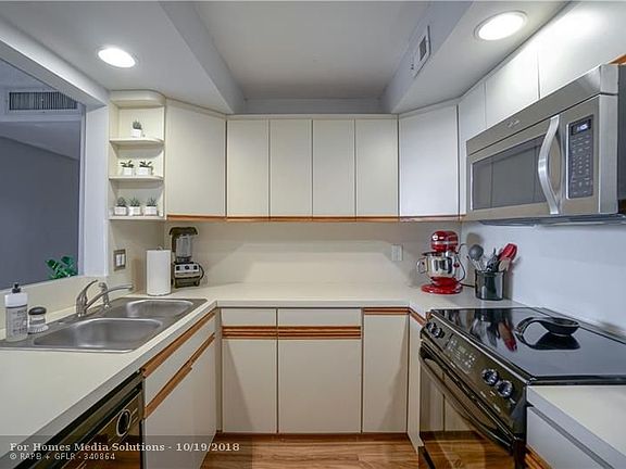 5th image of 1350 River Reach Dr APT 418