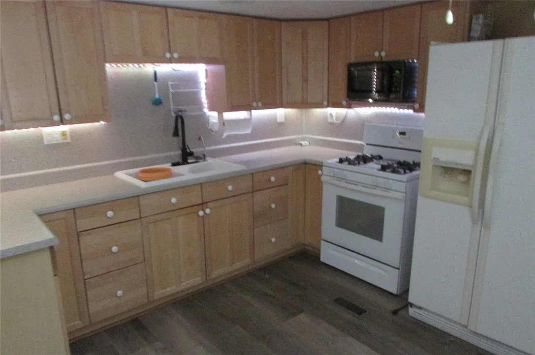 2 bed, 2.0 bath, 645 sqft, $1,100 — Photo 4