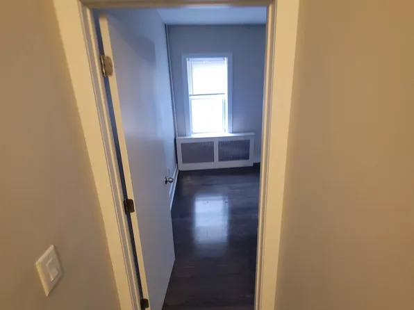 620 Summit Avenue image 8 of 11