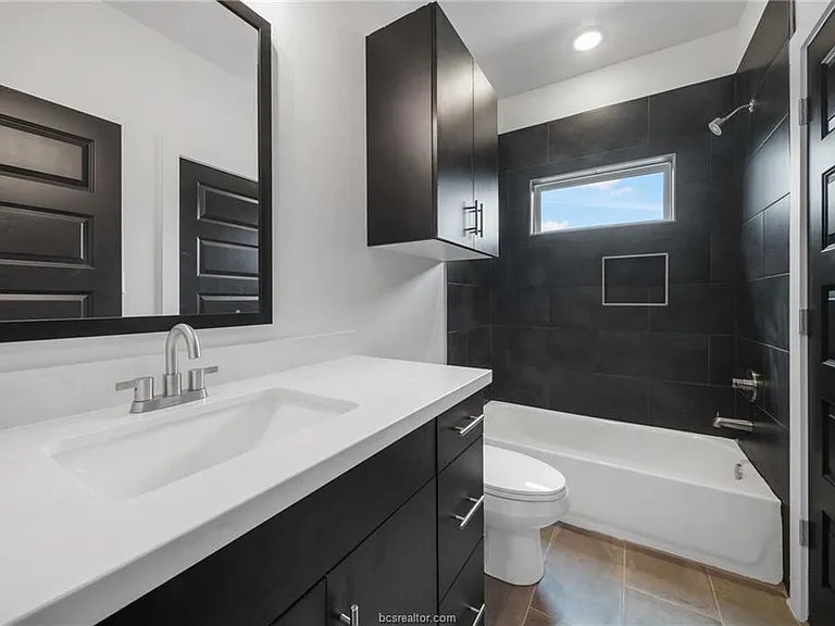 214 Lynn Dr — Photo 19