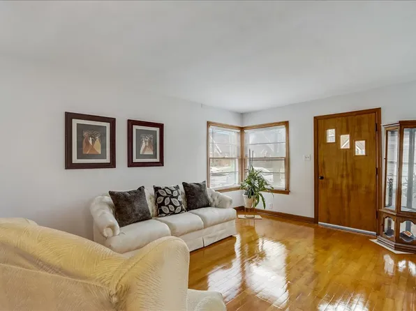 4330 North 36th STREET, Milwaukee, WI 53216