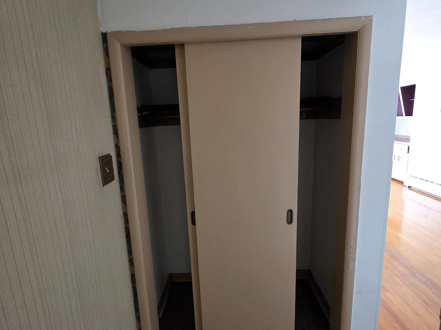 3 bed, 850 sqft, $1,500 — Photo 2