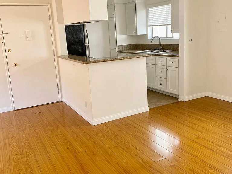 9129 National Blvd #10 — Photo 2