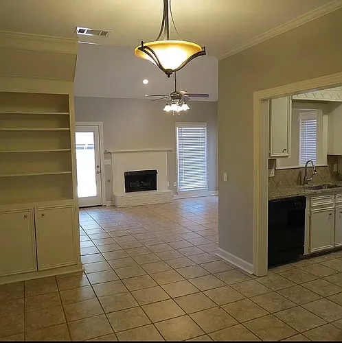409 Northtown Dr Photo 1
