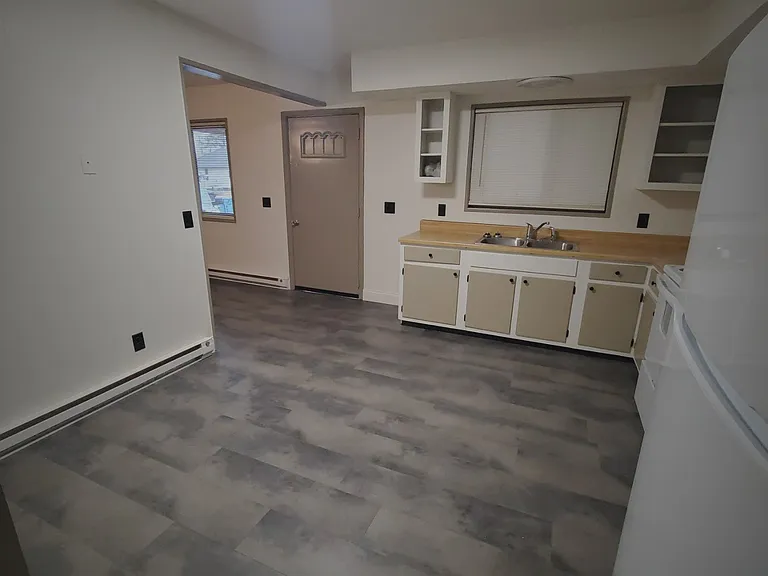 1205 Pine Ave — Photo 2