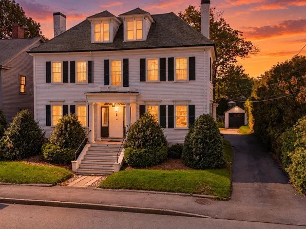 43 Summer St, Taunton, MA 02780