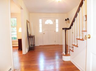 25 Red Oak Rd, Fairfield, CT 06824