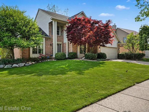737 Woodfield Way, Rochester Hills, MI 48307
