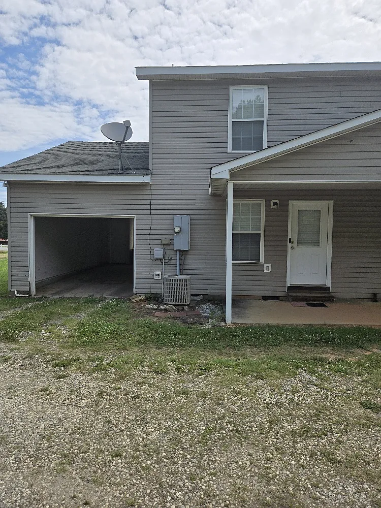 2 bed, 1100 sqft, $1,225 — Photo 3