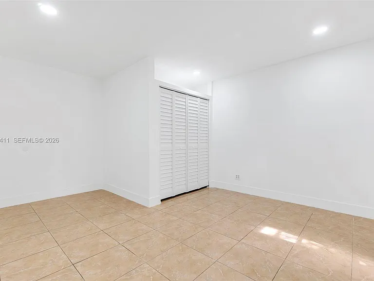 6101 SW 24th St — Photo 11