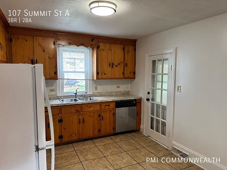 107 Summit St #A — Photo 29
