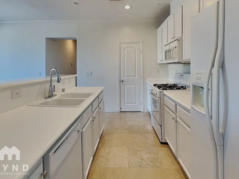 495 Westminster Hall Ave #103 — Photo 7