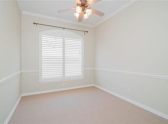 5th image of 917 Sycamore Ct