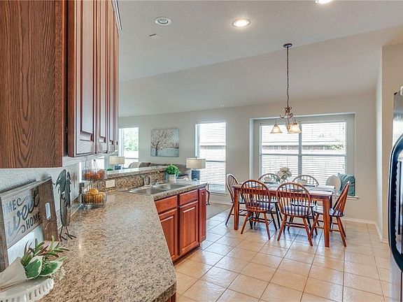 4th image of 5201 Archer Dr