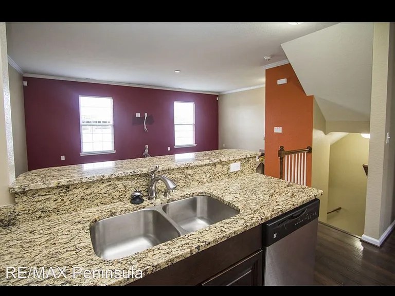 505 Waterside Dr — Photo 7