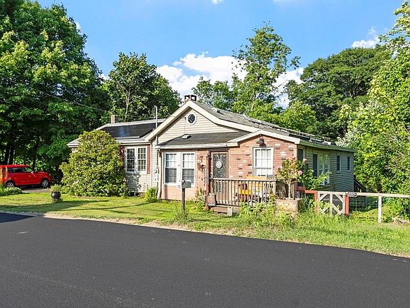3rd image of 30 Baldwinville Rd