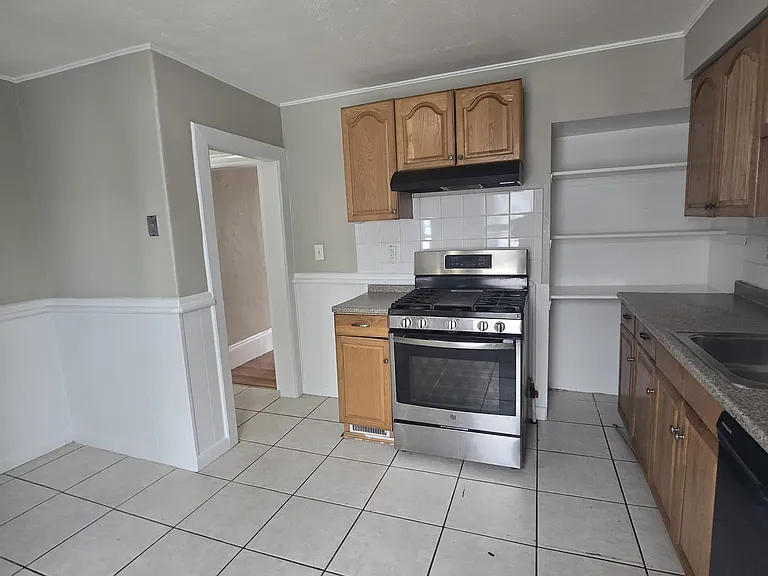 40 Hurd St #2 — Photo 3