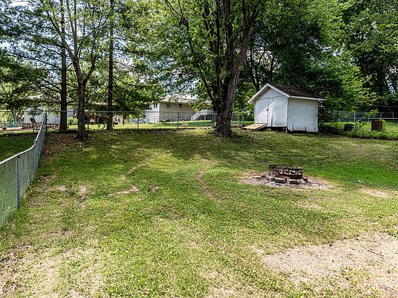3rd image of 1316 Westview Dr