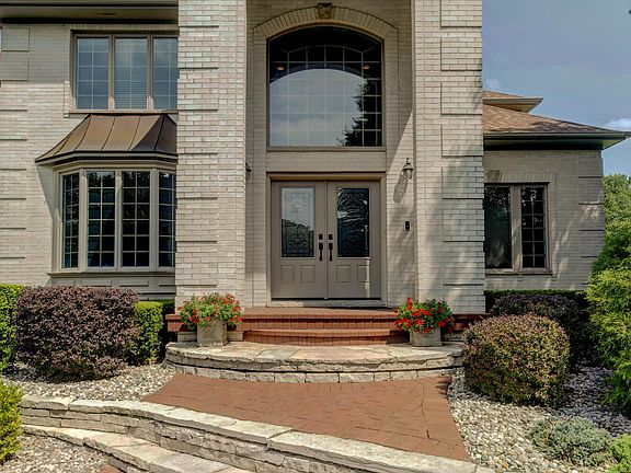 3rd image of 10135 Cherrywood Ln
