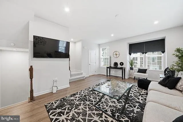 8719 Stevenson Ln — Photo 7