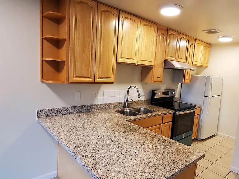Park Villa Apartments — Photo 32