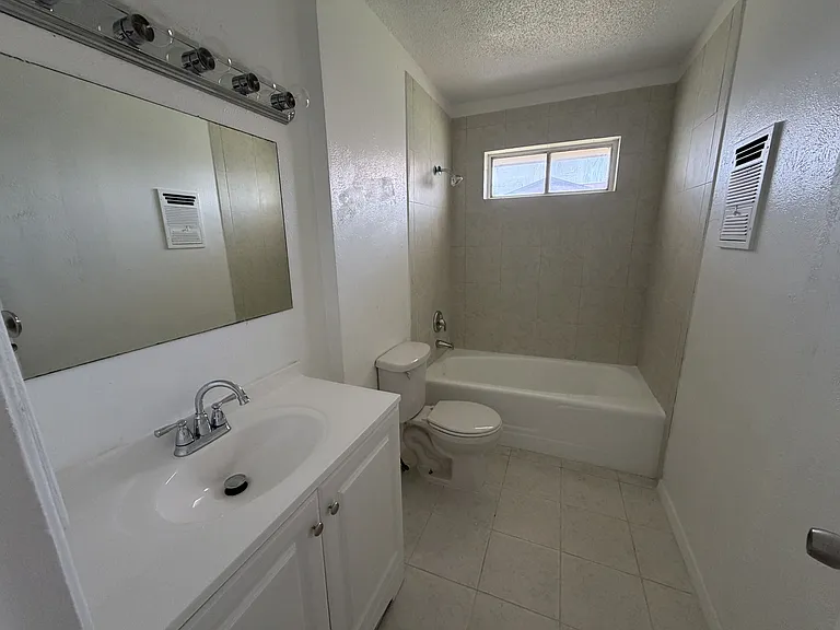 3020 Lourdes St — Photo 4