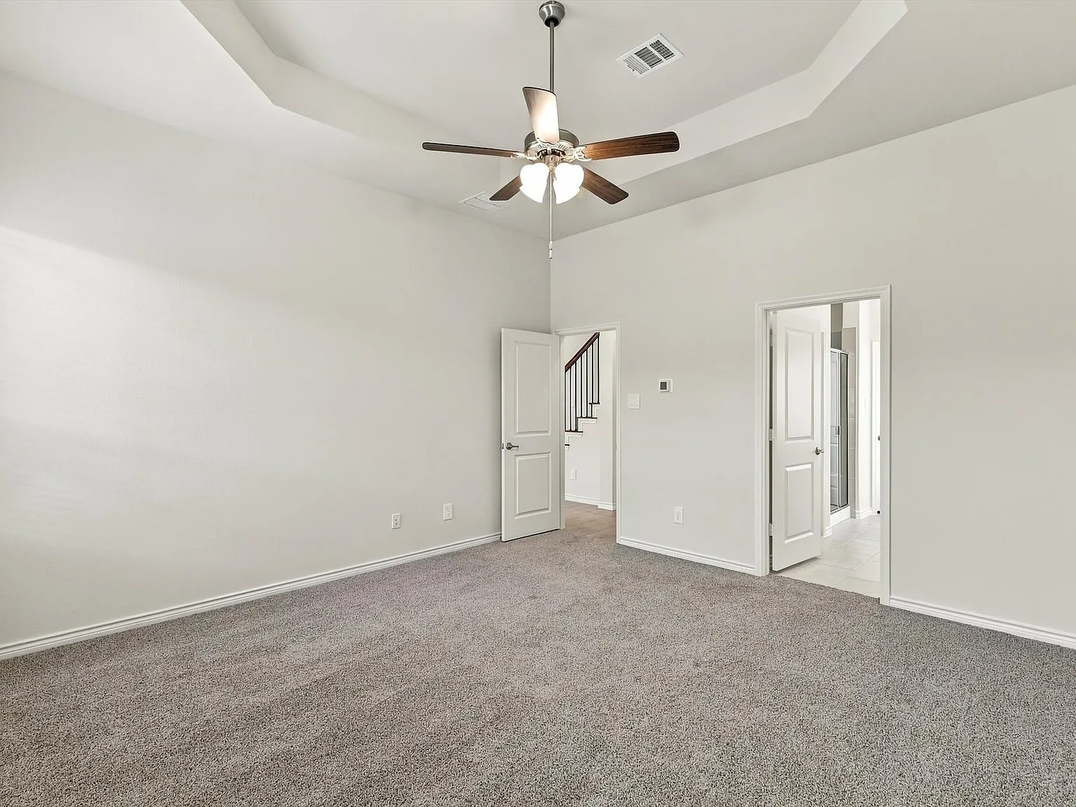 4 bed, 2490 sqft, $2,650 — Photo 4