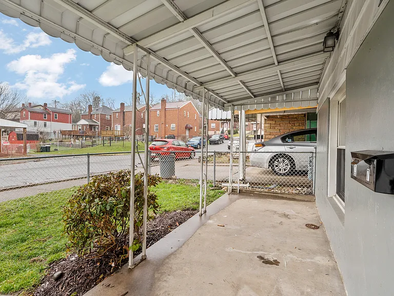27 Rudolph St — Photo 4