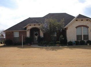 5820 Jennifer Ln, Midlothian, TX 76065