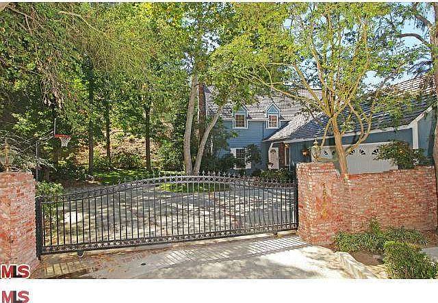 1st image of 15129 Mulholland Dr