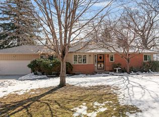 2620 Lee Ave N, Golden Valley, MN 55422