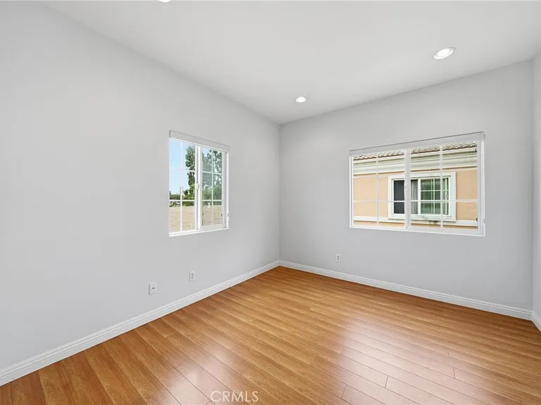 5803 Fullerton Ave — Photo 23