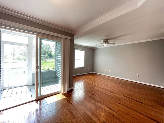 3rd image of 112 N Maple St