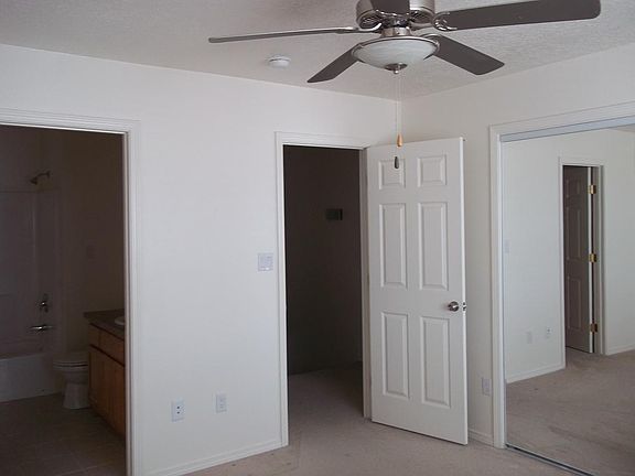 3rd image of 1711 Cliffside Dr APT B