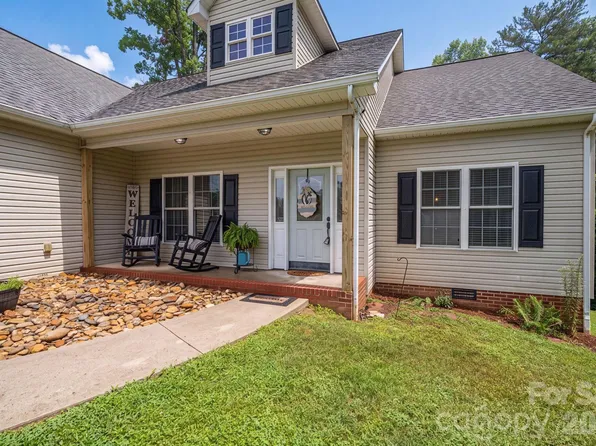 142 Azalea Dr, Connelly Springs, NC 28612