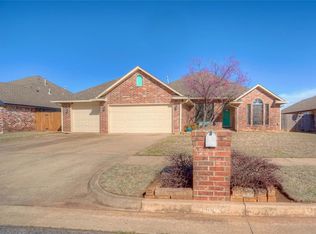 1508 Selborne Pl, Yukon, OK 73099